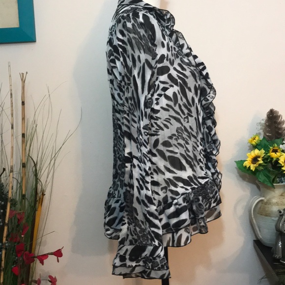 EUC Notations Blouse - Picture 2 of 5